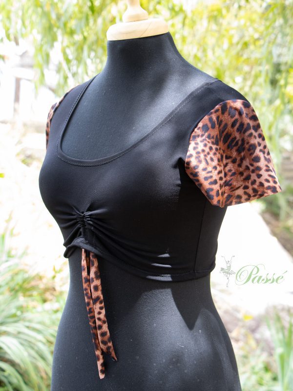 Top negro con recogido y mangas print - Imagen 2