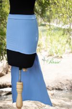 Falda irregular celeste