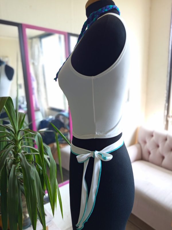 Top blanco con trenzado multicolor - Imagen 2