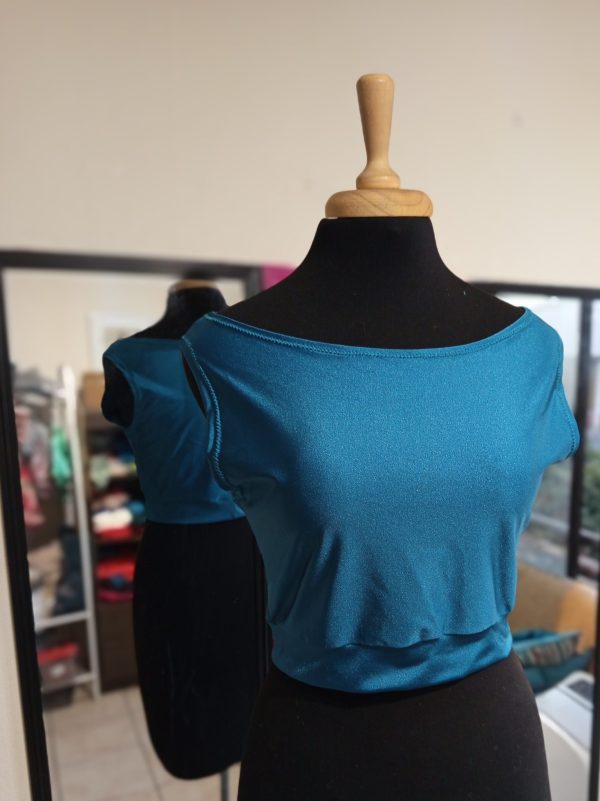 Top turquesa - cuello bote - Imagen 2